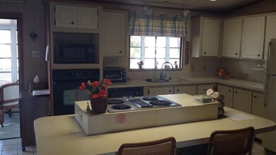 full kitchen.jpg