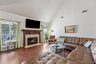 101 S Poplar Ave, Broken Arrow, OK 74012 - photo 4