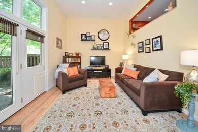 11930 Travistock Ct, Reston, VA 20191 - photo 5