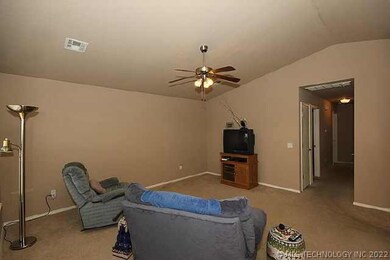 1004 W 23rd St N, Claremore, OK 74017 - photo 4