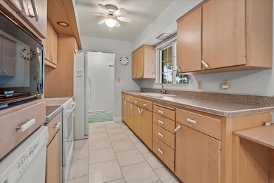 1304 4th Ave SW, Waverly, IA 50677 - photo 5