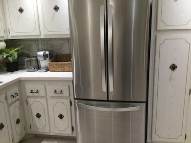 108 Greenbrier B, West Palm Beach, FL 33417 - photo 3