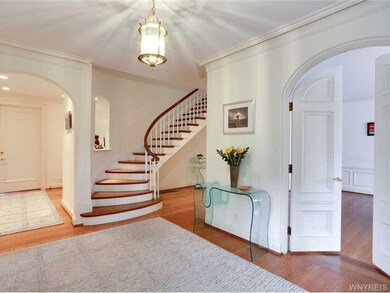 Foyer.