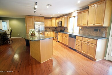 1012 Oakland Ln, Lake Ariel, PA 18436 - photo 4