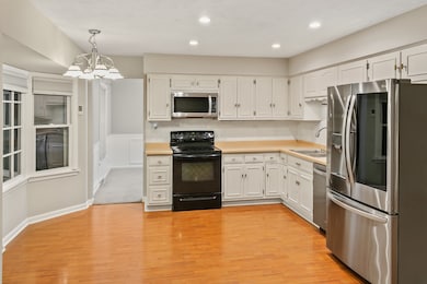 1735 Fender Rd, Naperville, IL 60565 - photo 2