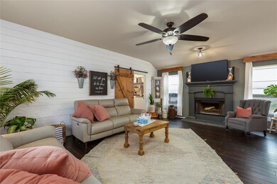 206 Toowoomba Ln, Weatherford, TX 76085 - photo 7