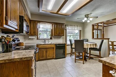 7937 Swarner Dr, Lenexa, KS 66219 - photo 6