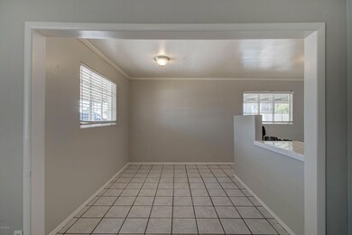 2840 W Alice Ave-6