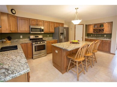 8459 Forest View Dr, Olmsted Falls, OH 44138 - photo 6