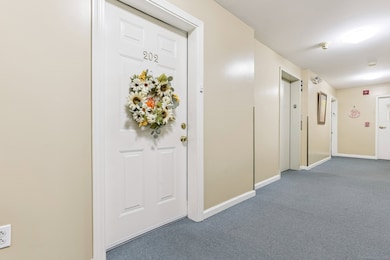 75 Washington Ave unit 3-202, Hamden, CT 06518 - photo 2