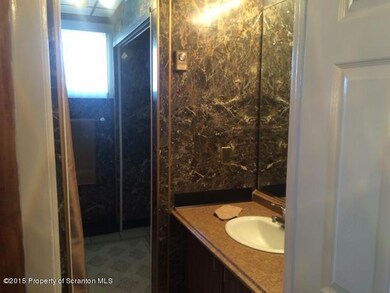 906 Capouse Ave, Scranton, PA 18509 - photo 7