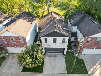 This home sits on a 1,709 sqft lot!