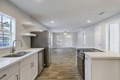 6523 Enid St, Houston, TX 77022 - photo 5