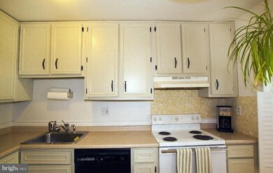 1472 Lowell Ct unit 17XA, Crofton, MD 21114 - photo 4