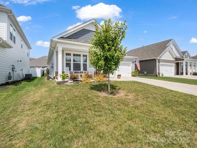 134 Fox Cove Rd, Hendersonville, NC 28792 - photo 4