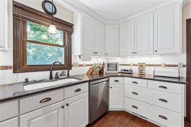 3118 Alleghany Dr NE, Cedar Rapids, IA 52402 - photo 6