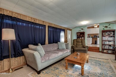 05_ApolloViewDrive_109_Living03