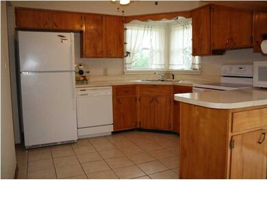 6203 Apex Dr, Louisville, KY 40219 - photo 7