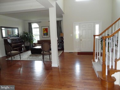 2221 Hollowoak Dr, Hanover, MD 21076 - photo 3