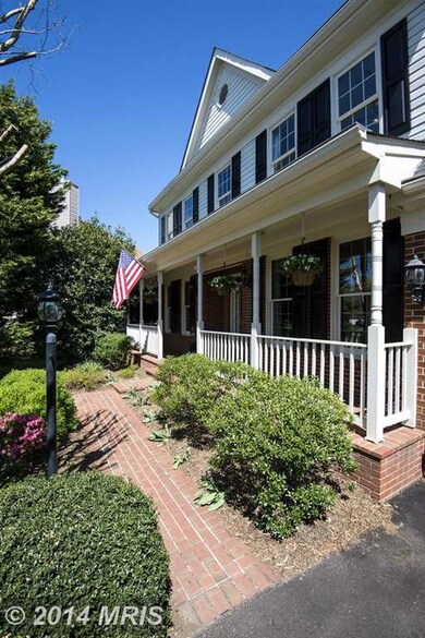 7605 Seabrook Ln, Springfield, VA 22153 - photo 2