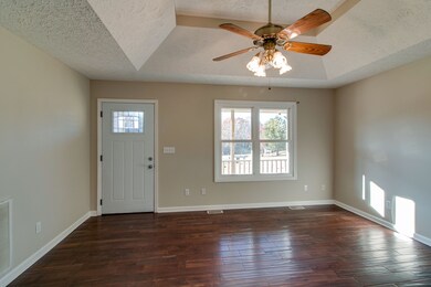 315 Sara Acres Dr, Tennessee Ridge, TN 37178 - photo 6