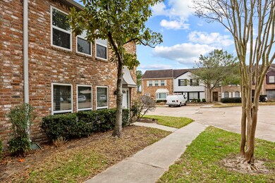 14333 Lost Meadow Ln, Houston, TX 77079 - photo 2