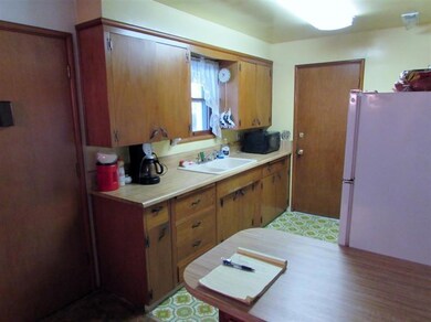 425 Hazel St, Central Point, OR 97502 - photo 4