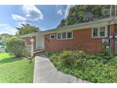 2300 Abbott Dr, Johnson City, TN 37601 - photo 2