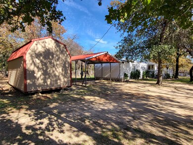 1011 Shady Ln, Springtown, TX 76082 - photo 4