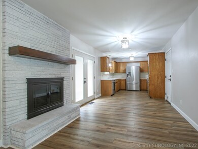 1822 S Elm Ave, Broken Arrow, OK 74012 - photo 6