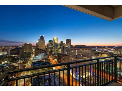 Carlyle 3303 - Stellar views from the private balc