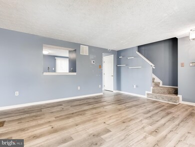 70 Triple Crown Ct, Windsor Mill, MD 21244 - photo 2