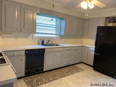 12 Marwood St, Albany, NY 12209 - photo 4