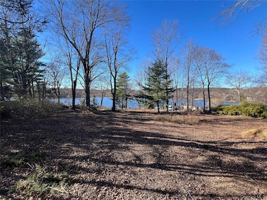 304 Round Lake Terrace, Monroe, NY 10950 - photo 2