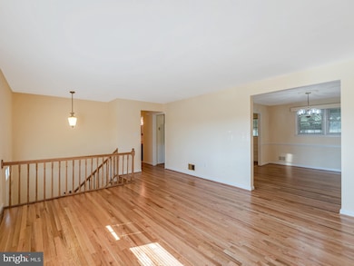 4103 Blacksnake Dr, Temple Hills, MD 20748 - photo 4