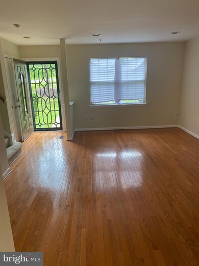 1303 Upcot Ct, Capitol Heights, MD 20743 - photo 2