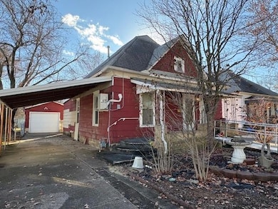 2014 Maple Ave, Parsons, KS 67357 - photo 2