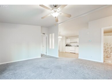 300 S Everest Rd unit 30, Newberg, OR 97132 - photo 4