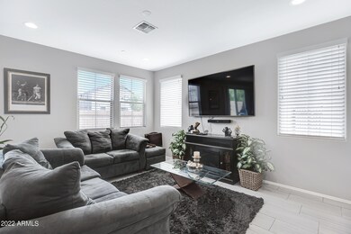 257 N 56th Pl-7