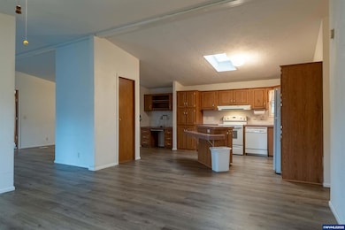 1284 N 19th St unit 92 St, Philomath, OR 97370 - photo 4