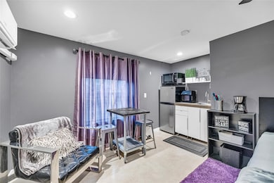 1713 NE 11th St, Fort Lauderdale, FL 33304 - photo 3