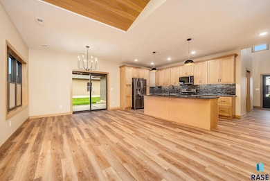 5410 W Colonial Ct, Sioux Falls, SD 57107 - photo 3