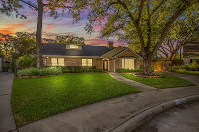 12435 Woodthorpe Ln, Houston, TX 77024 - photo 3