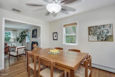 27 Griffith Rd Riverside CT-large-035-03