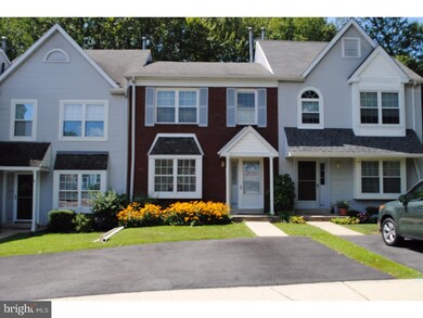 659 Kenney Ln, Brookhaven, PA 19015 - photo 2