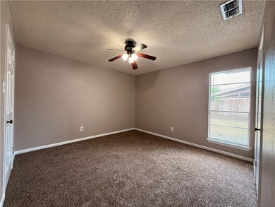 5018 Wingfoot Ln unit A, Corpus Christi, TX 78413 - photo 7