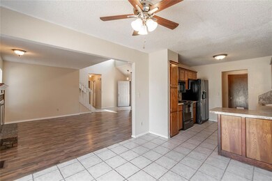 1217 NE 23rd St, Moore, OK 73160 - photo 6