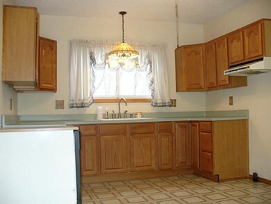 417 Wheatfield St, North Tonawanda, NY 14120 - photo 2