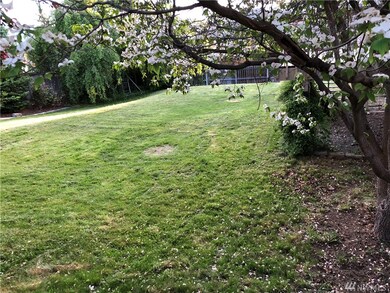 1008 12th St NE, East Wenatchee, WA 98802 - photo 4