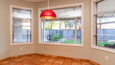 1729 E Enrose St-17
